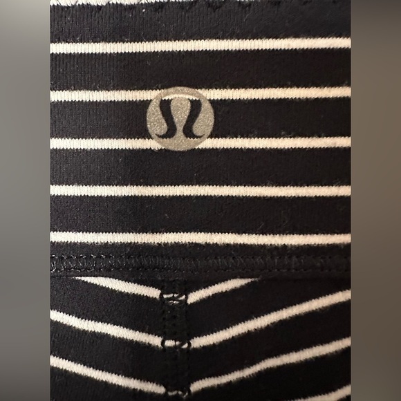 Lululemon Base Runner Long Sleeve
Parallel Stripe Black White / Black - Picture 4 of 7